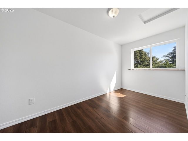 2679 FRANKLIN Ave Sw, Bandon, OR 97411