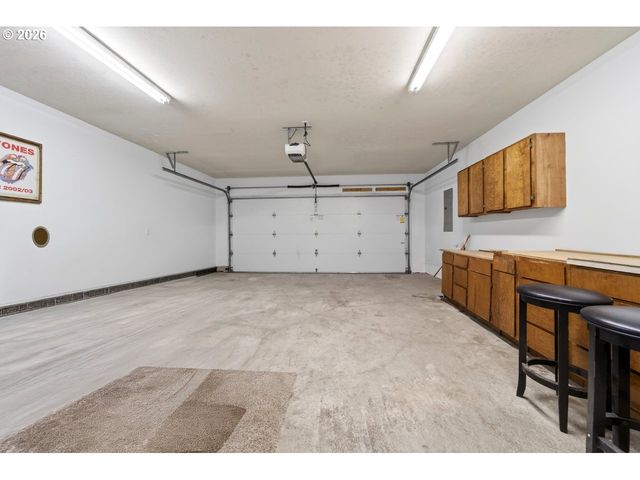 2679 FRANKLIN Ave Sw, Bandon, OR 97411