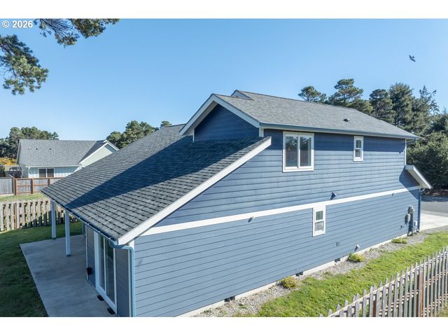 2679 FRANKLIN Ave Sw, Bandon, OR 97411