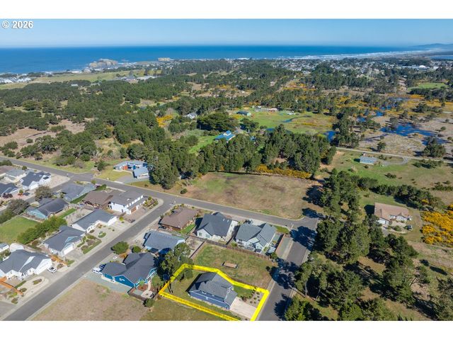2679 FRANKLIN Ave Sw, Bandon, OR 97411