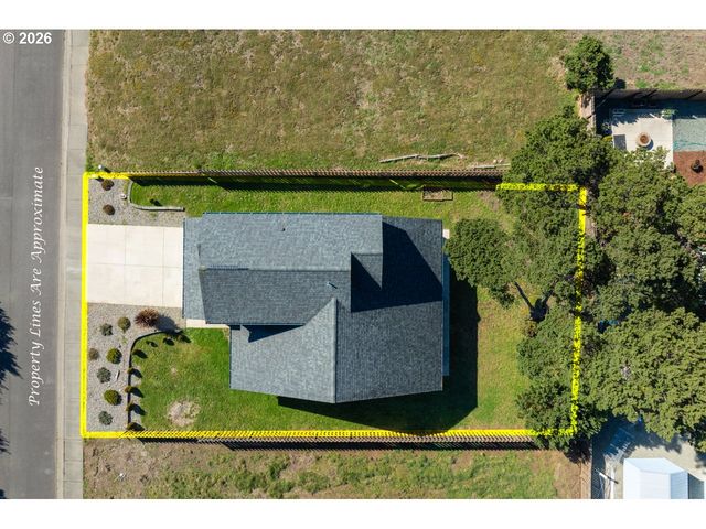 2679 FRANKLIN Ave Sw, Bandon, OR 97411