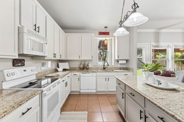 5801 Meadowglen Drive, Denton, TX 76226