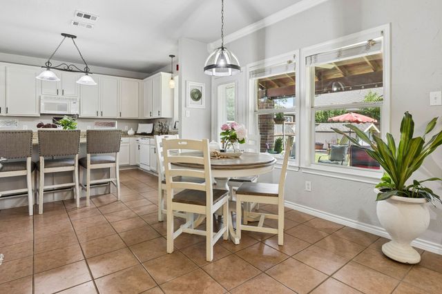 5801 Meadowglen Drive, Denton, TX 76226