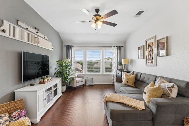 5801 Meadowglen Drive, Denton, TX 76226