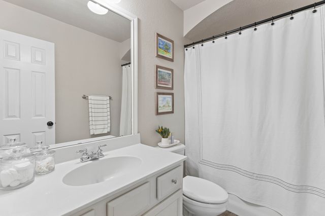 5801 Meadowglen Drive, Denton, TX 76226