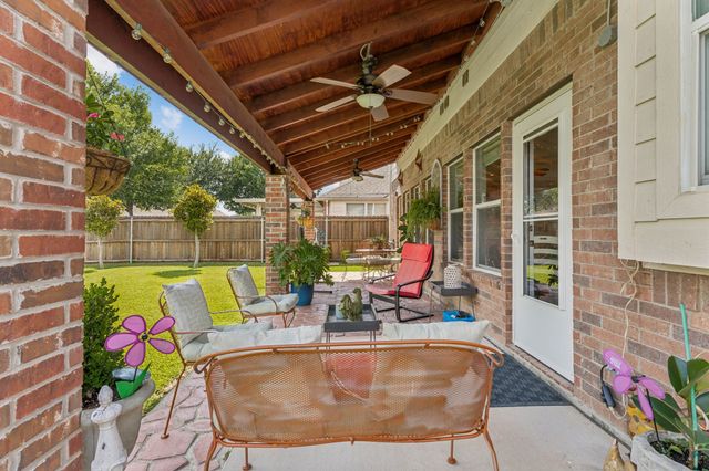 5801 Meadowglen Drive, Denton, TX 76226