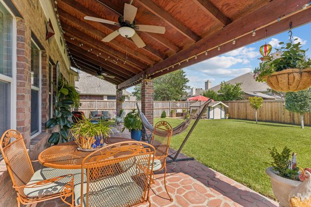 5801 Meadowglen Drive, Denton, TX 76226