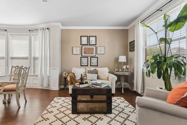 5801 Meadowglen Drive, Denton, TX 76226