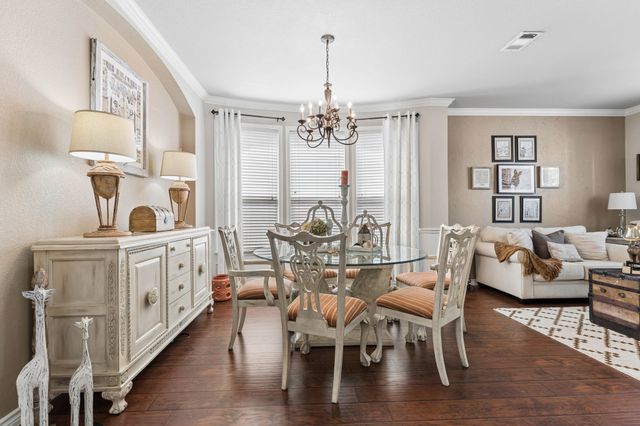 5801 Meadowglen Drive, Denton, TX 76226