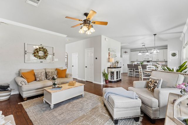 5801 Meadowglen Drive, Denton, TX 76226