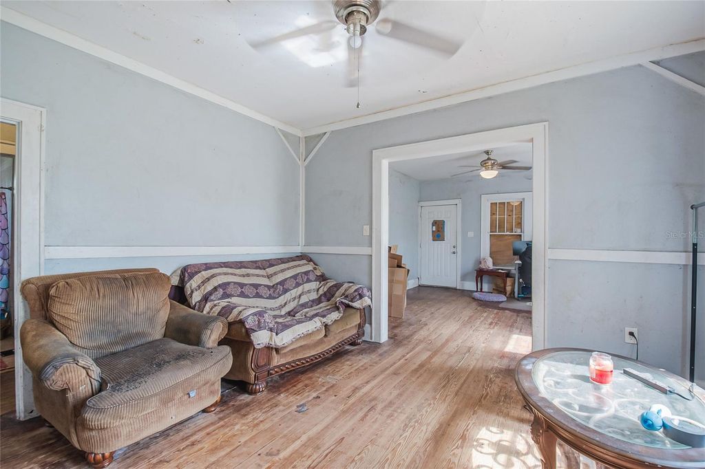 Image 11 of property listing at 311 W PEARCE AVENUE, Eagle Lake, FL 33839