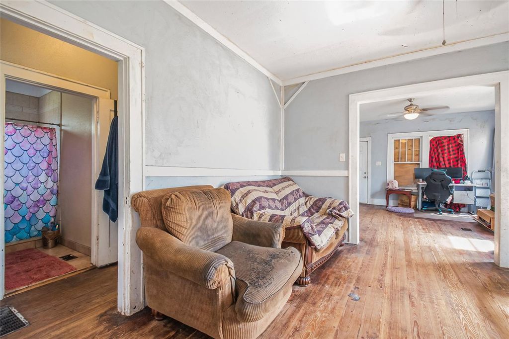 Image 12 of property listing at 311 W PEARCE AVENUE, Eagle Lake, FL 33839