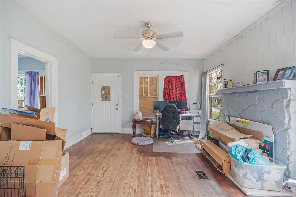 Image 9 of property listing at 311 W PEARCE AVENUE, Eagle Lake, FL 33839