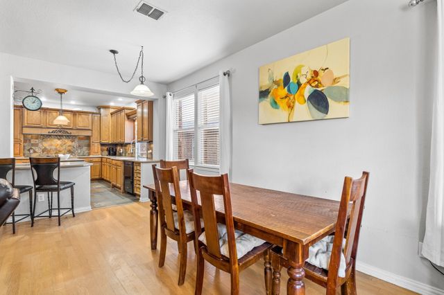 1370 Meadows Avenue, Lantana, TX 76226