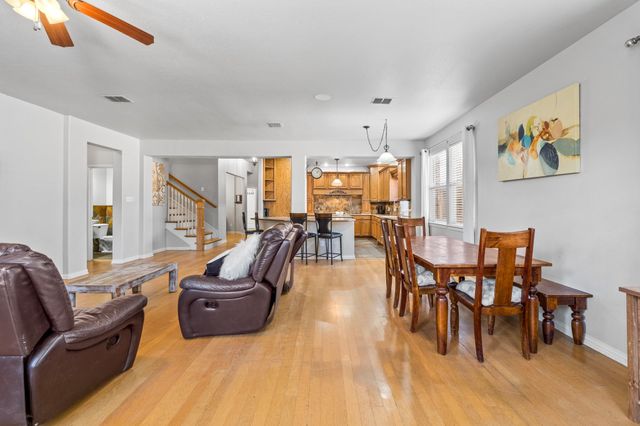 1370 Meadows Avenue, Lantana, TX 76226