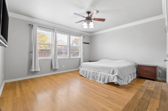 1370 Meadows Avenue, Lantana, TX 76226