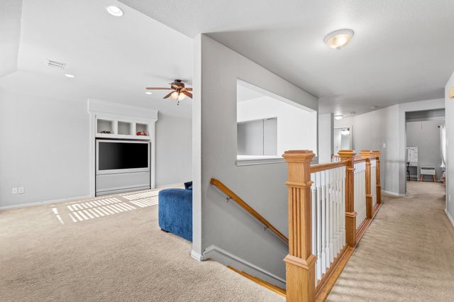 1370 Meadows Avenue, Lantana, TX 76226