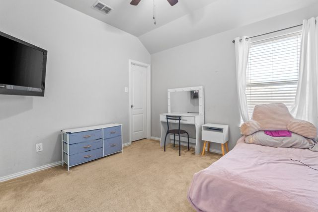 1370 Meadows Avenue, Lantana, TX 76226