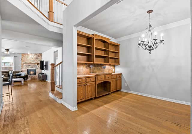 1370 Meadows Avenue, Lantana, TX 76226