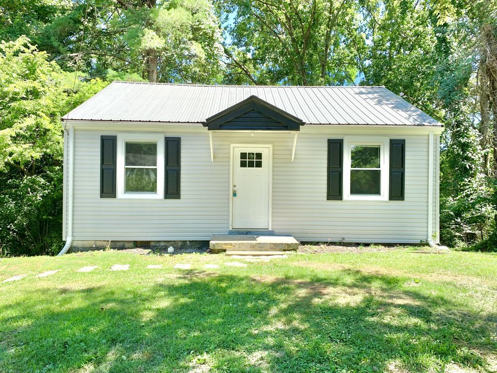 1330 Vogue Hill Rd, Clarksville, TN 37040