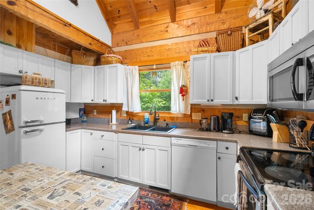 110 Gunter Town Road, Marshall, NC 28753