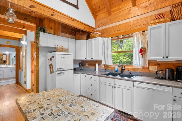 110 Gunter Town Road, Marshall, NC 28753