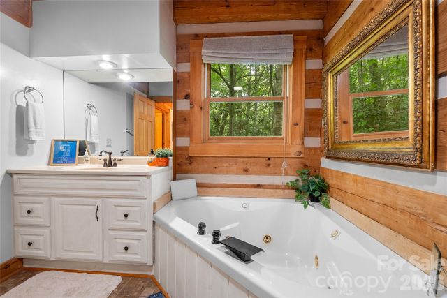 110 Gunter Town Road, Marshall, NC 28753