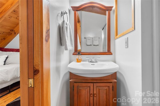 110 Gunter Town Road, Marshall, NC 28753