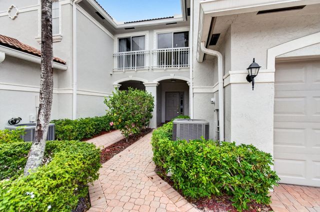 8289 Via Serena, Boca Raton, FL 33433