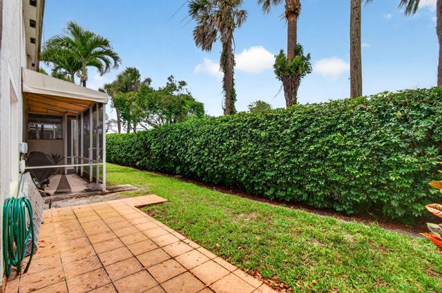 8289 Via Serena, Boca Raton, FL 33433