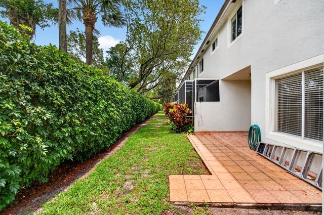 8289 Via Serena, Boca Raton, FL 33433