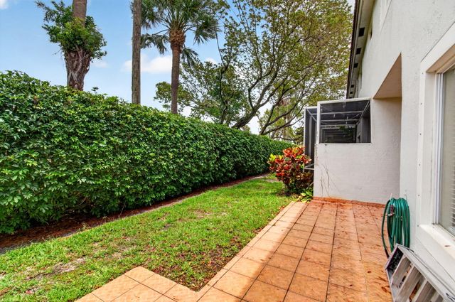 8289 Via Serena, Boca Raton, FL 33433