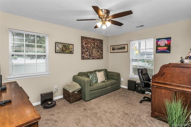 1 Biltmore Circle 1, Huntington Station, NY 11746