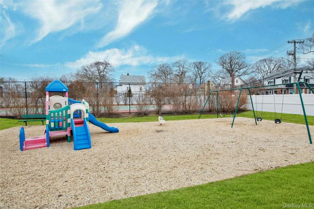 1 Biltmore Circle 1, Huntington Station, NY 11746