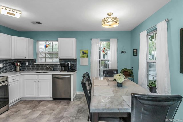 1 Biltmore Circle 1, Huntington Station, NY 11746