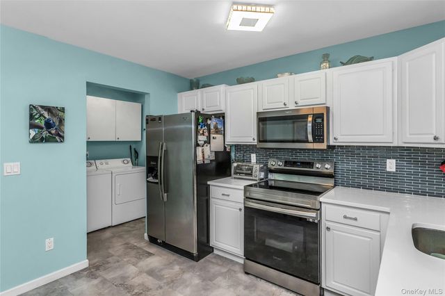 1 Biltmore Circle 1, Huntington Station, NY 11746