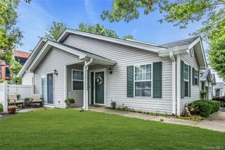 1 Biltmore Circle 1, Huntington Station, NY 11746