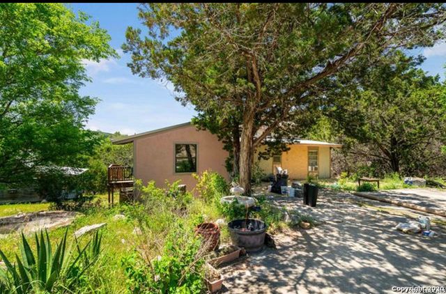 1103 Rockmoor, Canyon Lake, TX 78133