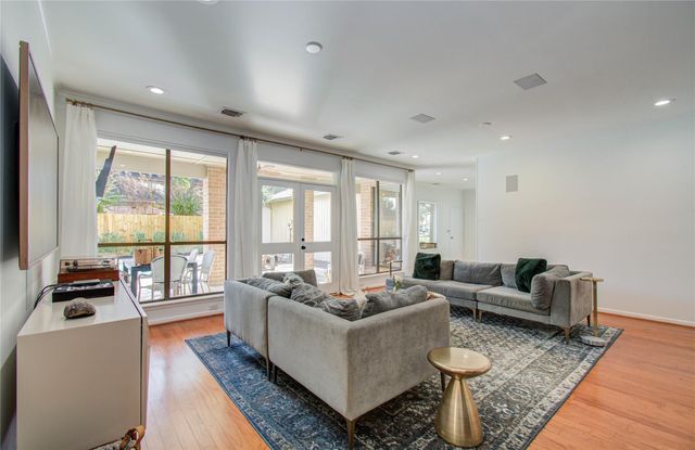 15835 N Barkers Landing Road, Houston, TX 77079