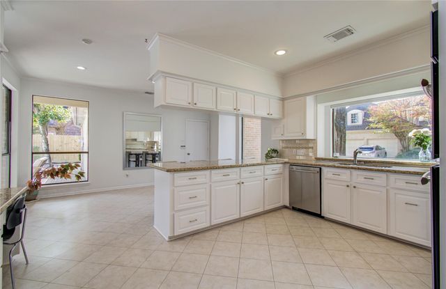 15835 N Barkers Landing Road, Houston, TX 77079