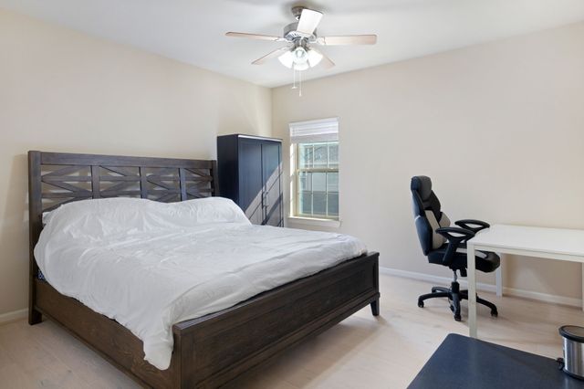 220 Sir Brine Drive, Lewisville, TX 75056