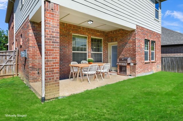 220 Sir Brine Drive, Lewisville, TX 75056