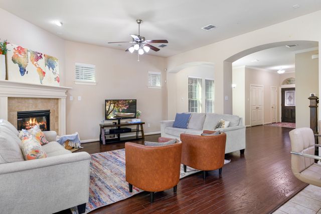 220 Sir Brine Drive, Lewisville, TX 75056