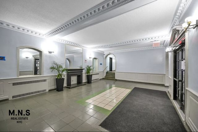 15501 90th Ave Apt 1K, New York City, NY 11432