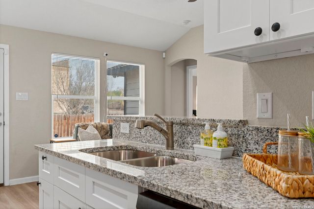 611 Whiting, San Antonio, TX 78210