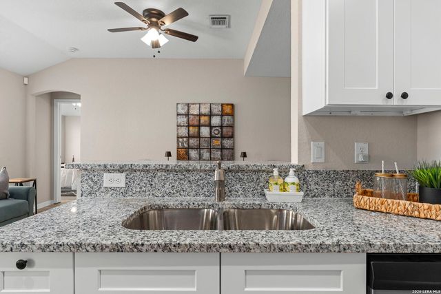 611 Whiting, San Antonio, TX 78210