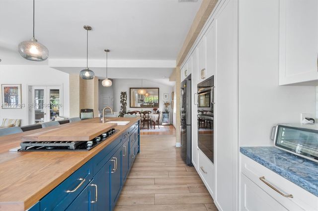 9636 NE 5th Ave Rd, Miami Shores, FL 33138