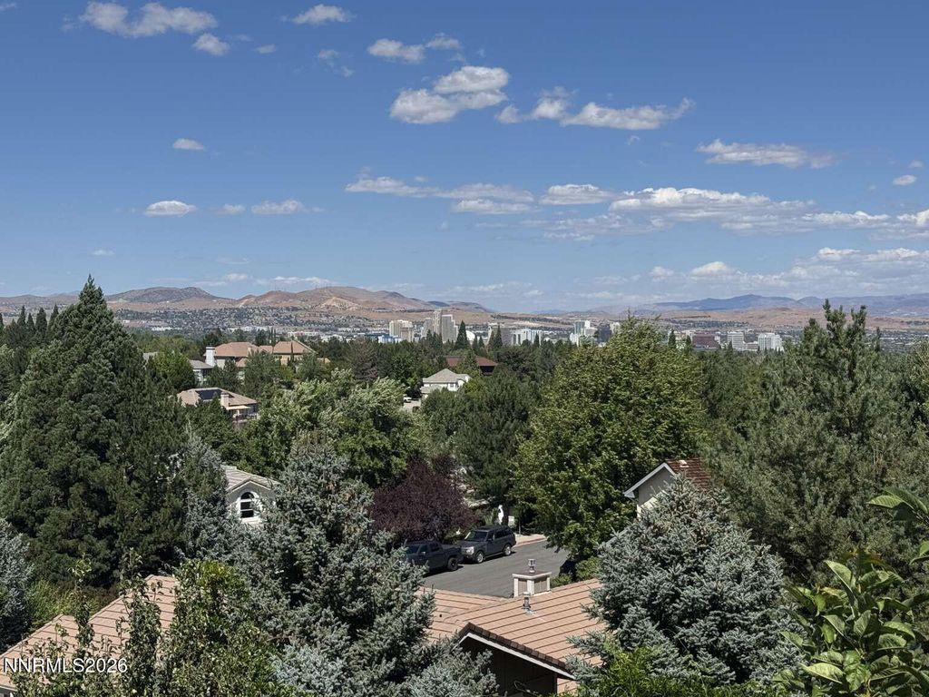 Image 10 of property listing at 1547 Kestrel Court, Reno, NV 89509