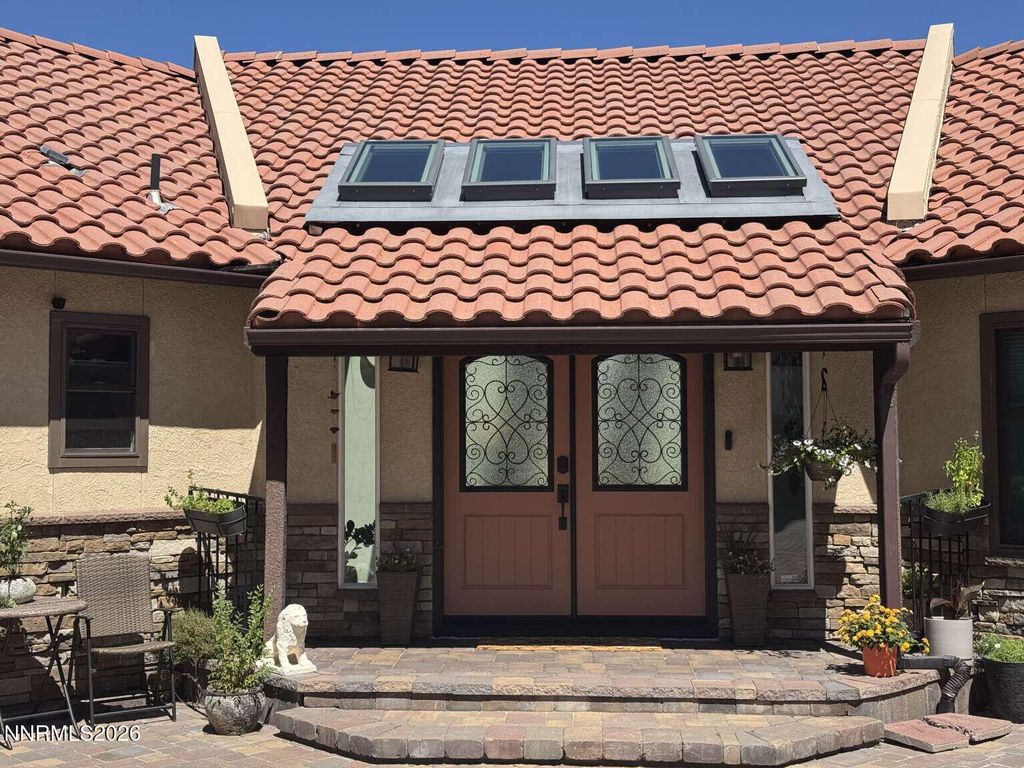 Image 2 of property listing at 1547 Kestrel Court, Reno, NV 89509