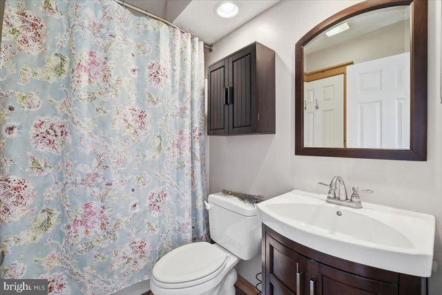 208 SYCAMORE CT, Tannersville, PA 18372